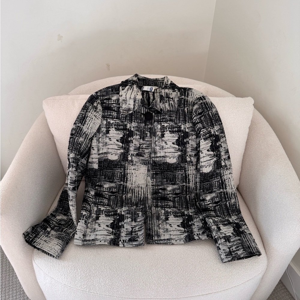 Austin Reed Black and White Brushstroke Jacket